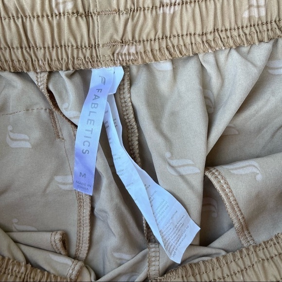 ** Fabletics Medium Iggy Woven Sandy Tan Brown Logo Jogger Pants - Picture 11 of 11